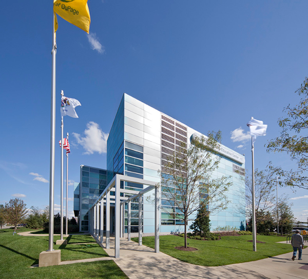 Aluminum composite panels in three customized colors draw attention to the College of DuPage’s Homeland Security Education Center.