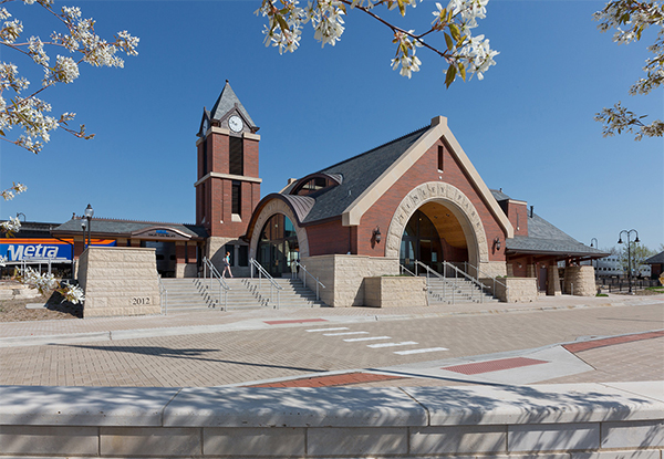 The traditional Richardsonian Romanesque style of the Tinley Park 80th Avenue Metra Station helps reinforce the feeling of a safe, hospitable facility.