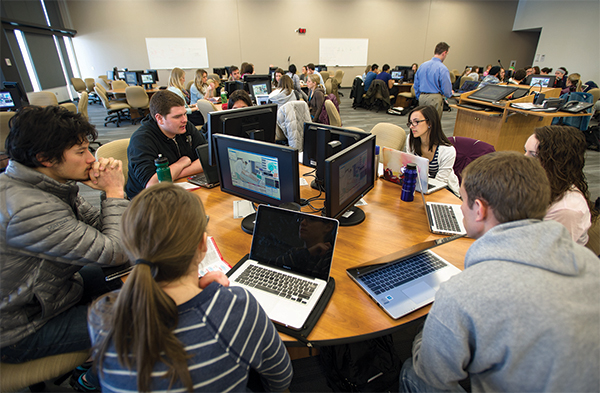 A large learning lab supports interprofessional collaboration at Rosalind Franklin University’s Rothstein Warden Centennial Learning Center. Photo courtesy Rosalind Franklin University.