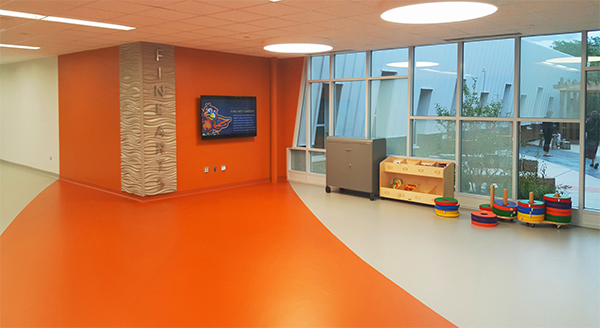 At the new Community Consolidated School District 59 Early Learning Center, breakout spaces called “exploratories” combine technologies, outside views, and touch-friendly materials. 