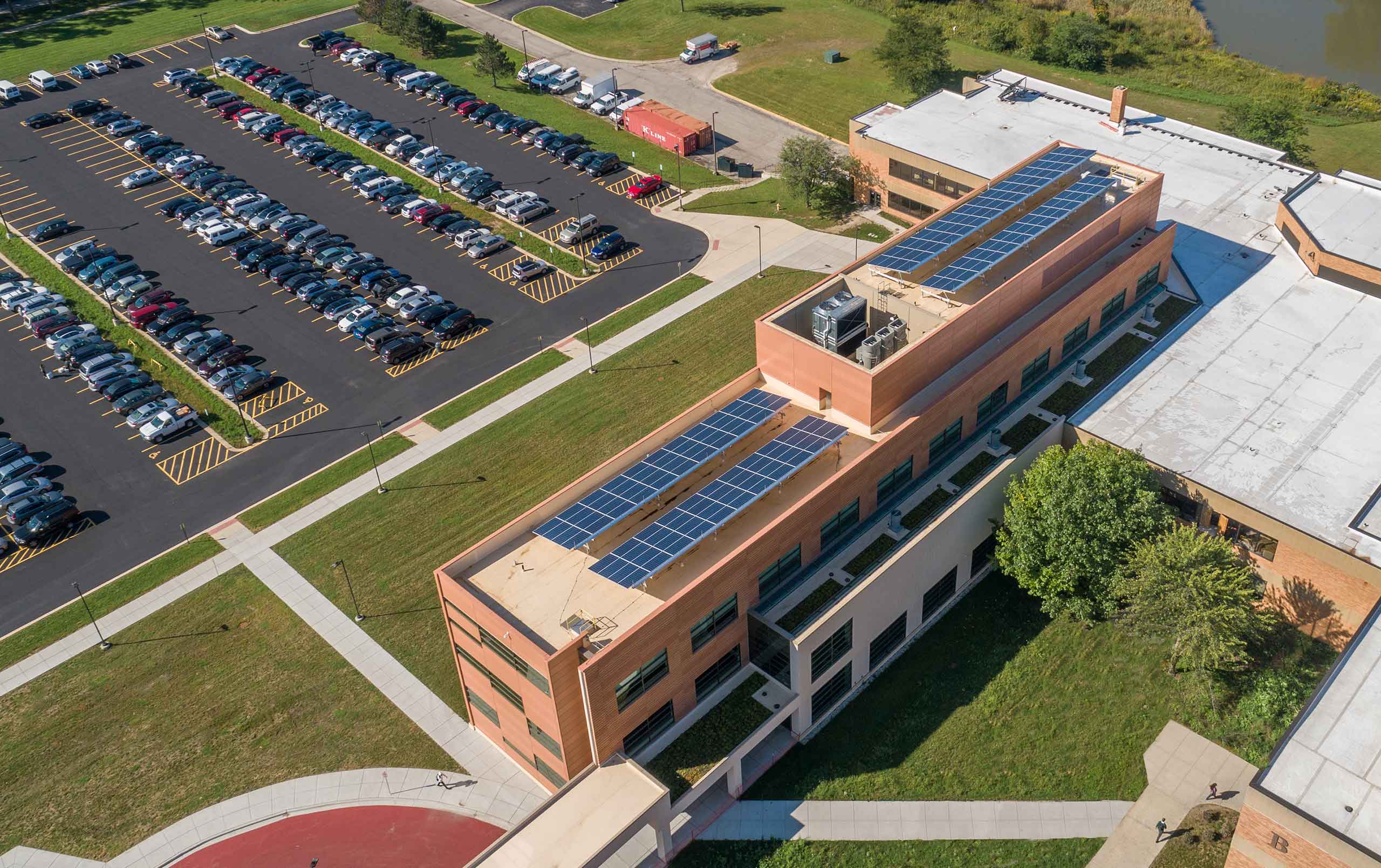 Aerial view of solar panels atop College of Lake County Science & Advanced Technologies Building