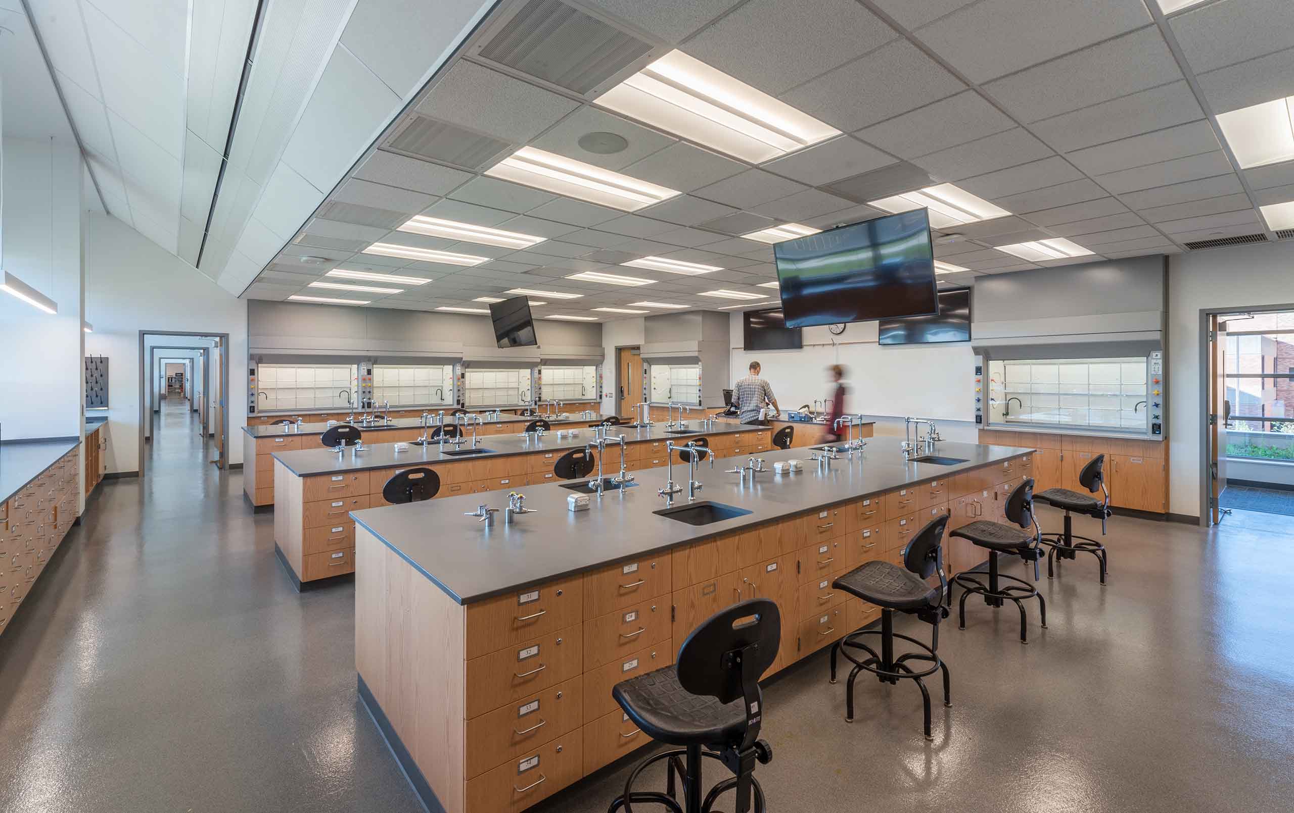 Chemistry lab inside College of Lake County Science & Advanced Technologies Building