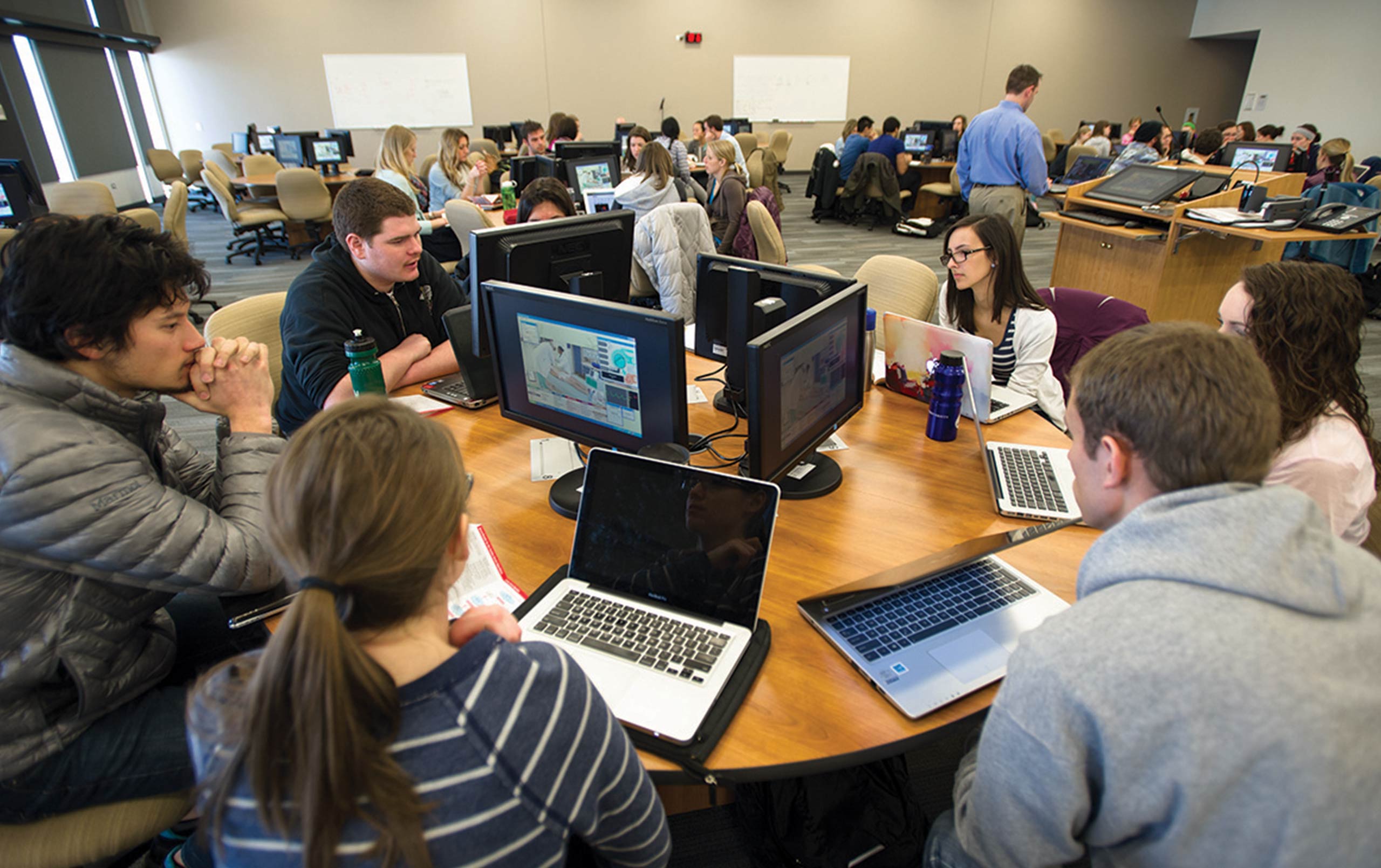 Students collaborating in Rosalind University Centennial Learning Center