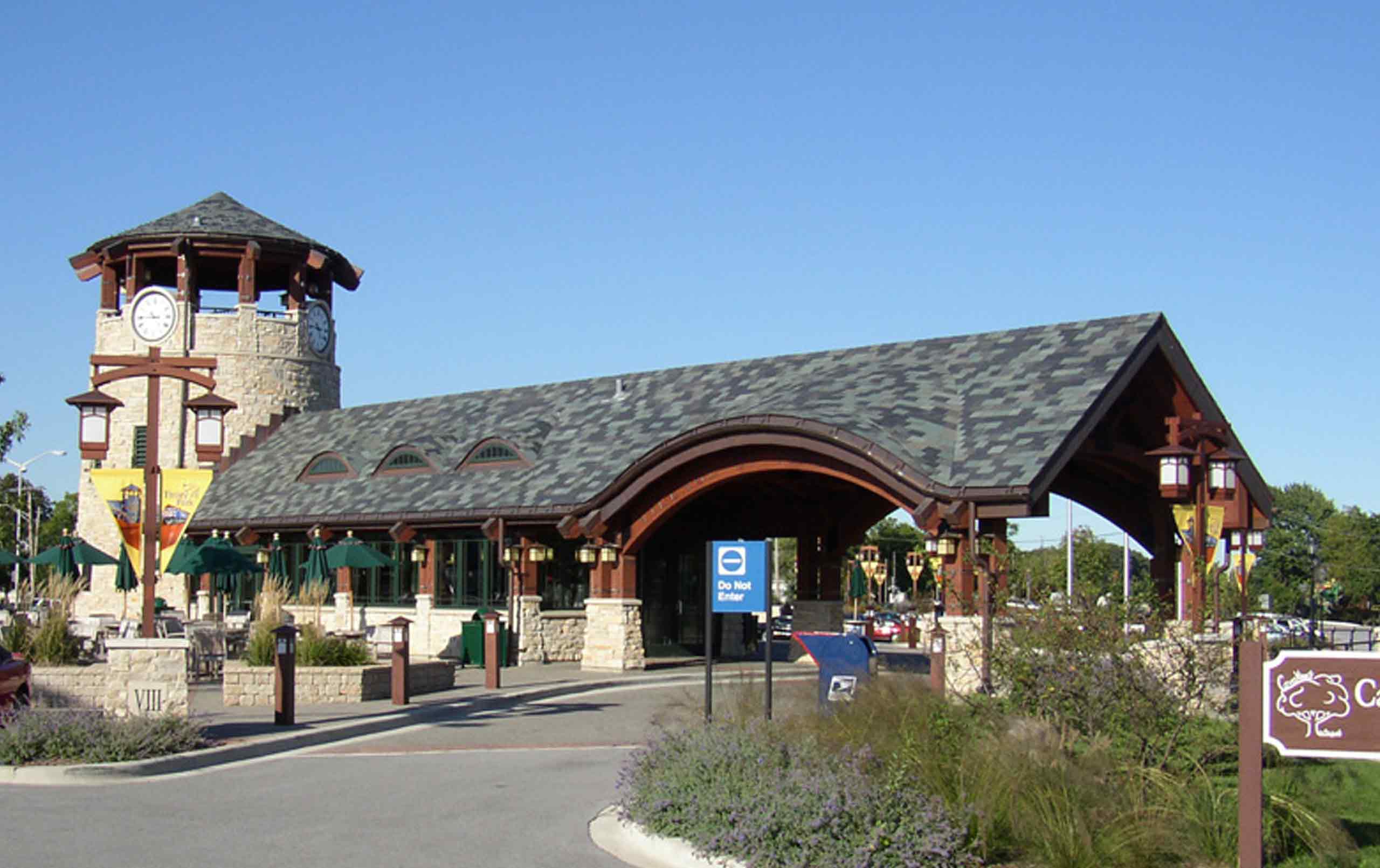 Oak Park Avenue Metra Train Station entrance