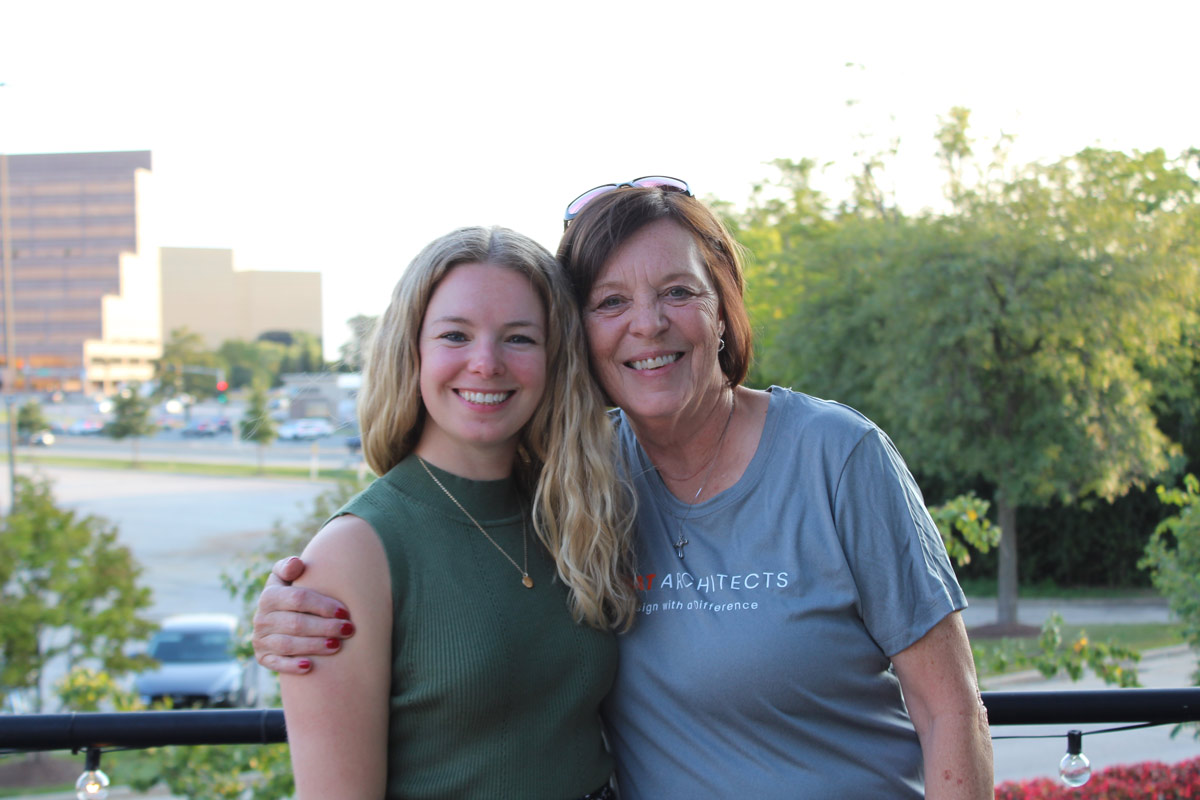 Aileen Everitt, Susan Becker